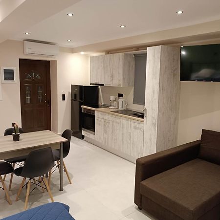 Newly Renovated Apartment Next To The Port Mantouki Экстерьер фото