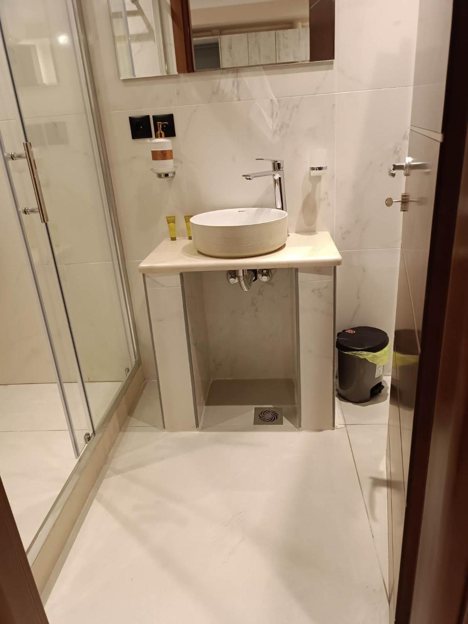 Newly Renovated Apartment Next To The Port Mantouki Экстерьер фото
