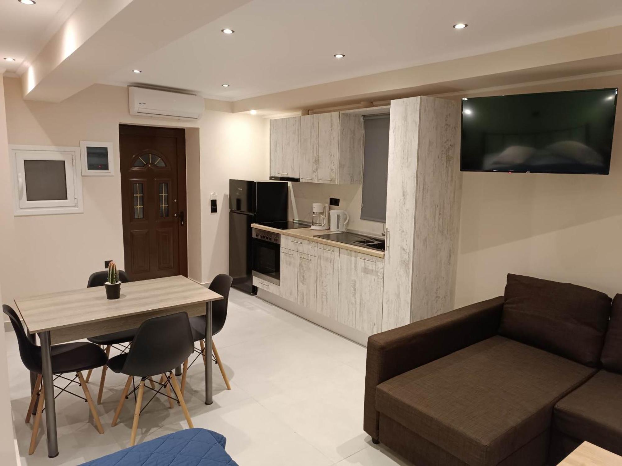 Newly Renovated Apartment Next To The Port Mantouki Экстерьер фото